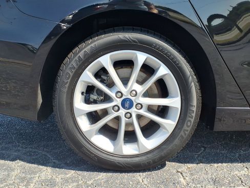 Certified 2020 Ford Fusion SE FWD image 10