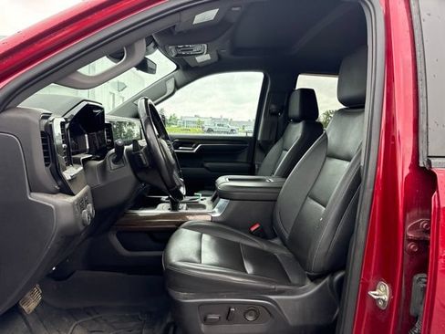 Used 2022 Chevrolet Silverado 1500 RST w/ Convenience Package II AWD/4WD image 4