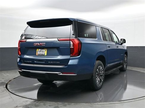 New 2026 GMC Yukon XL Elevation image 5
