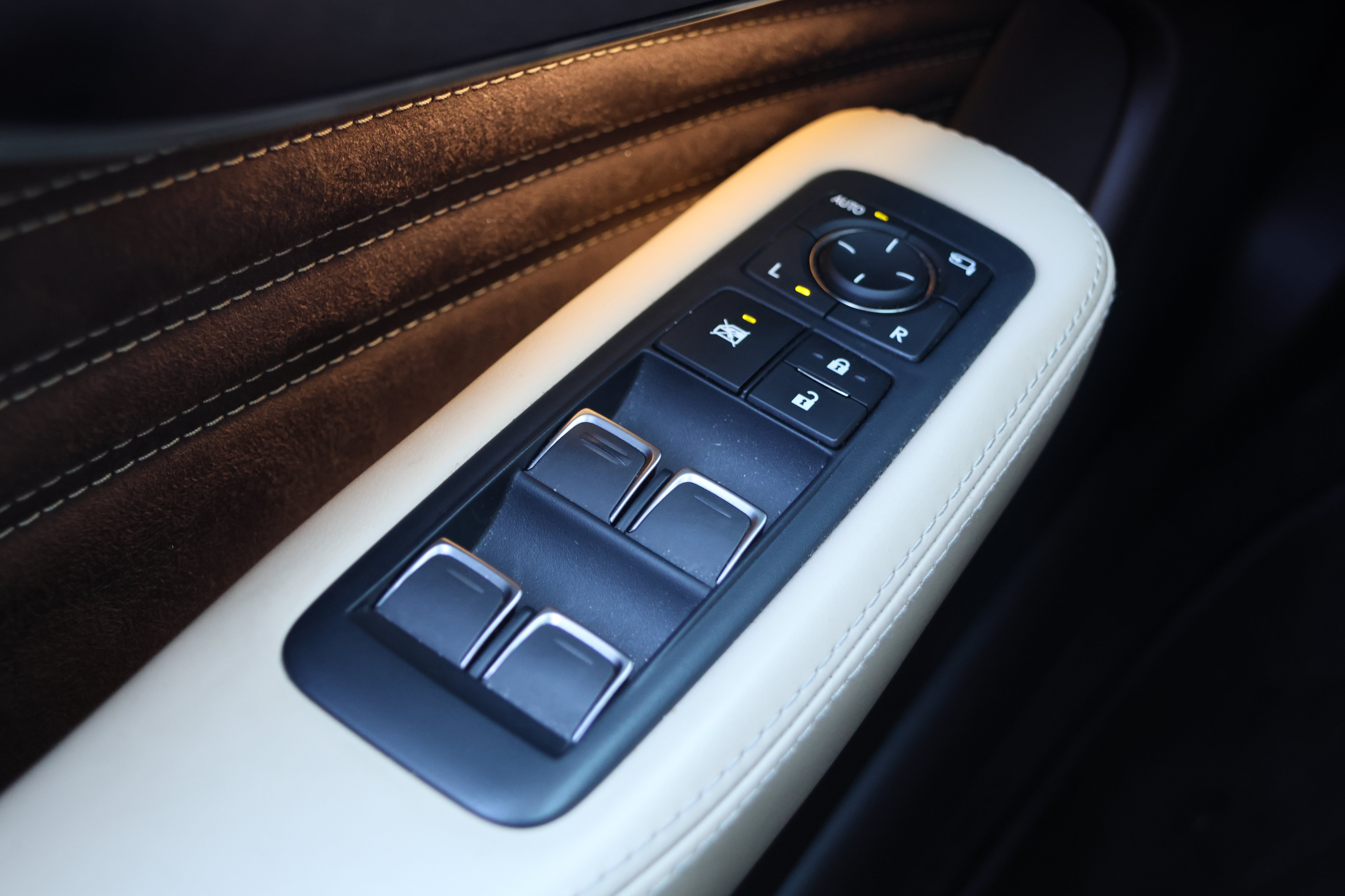 Used 2020 Lexus LS 500 w/ Interior Upgrade Package RWD image 14