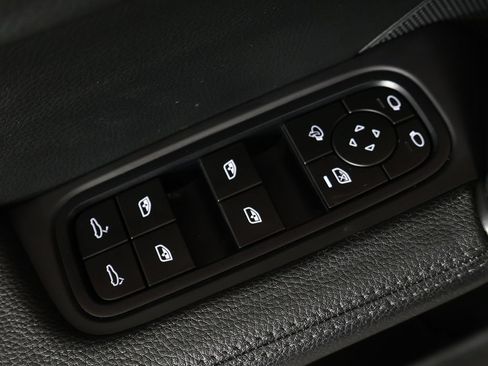 Used 2024 Porsche Cayenne AWD/4WD image 43