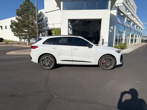 Used 2025 Audi SQ5 Prestige AWD/4WD image 6