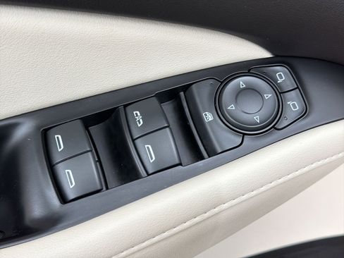 Used 2024 Buick Enclave Essence w/ Experience Buick Package FWD image 12