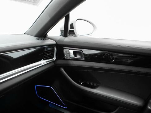 Certified 2023 Porsche Panamera RWD image 25