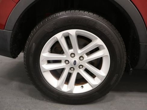 Used 2017 Ford Explorer XLT w/ Equipment Group 202A FWD image 28