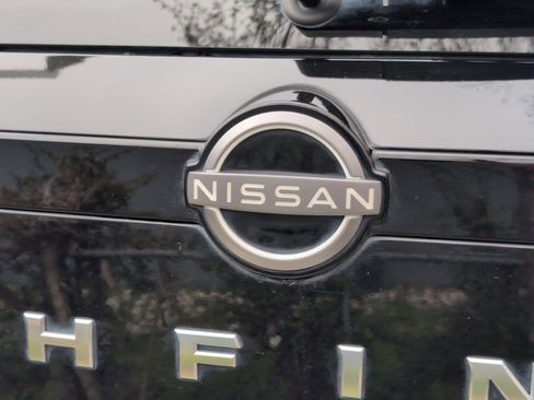 Used 2023 Nissan Pathfinder Platinum image 14