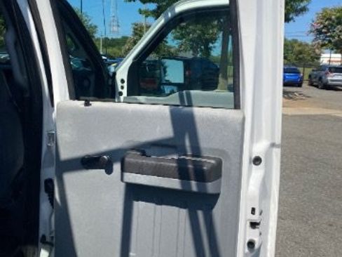 Used 2015 Ford F550 2WD Crew Cab Super Duty image 21