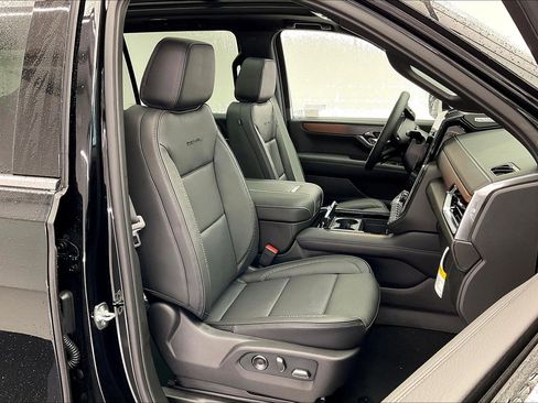 New 2026 GMC Yukon XL Denali w/ Sun & Power Step Package image 9