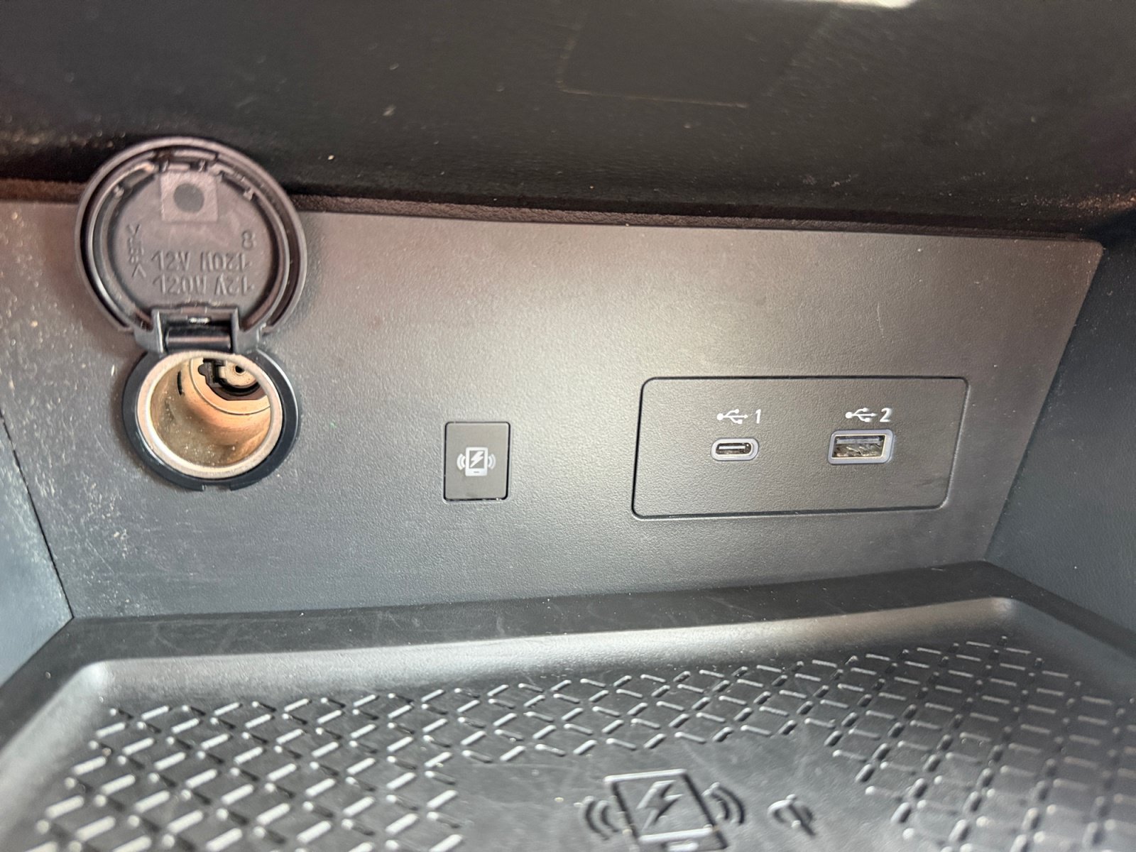 Used 2023 Nissan Pathfinder SL w/ Black Appearance Package FWD image 18