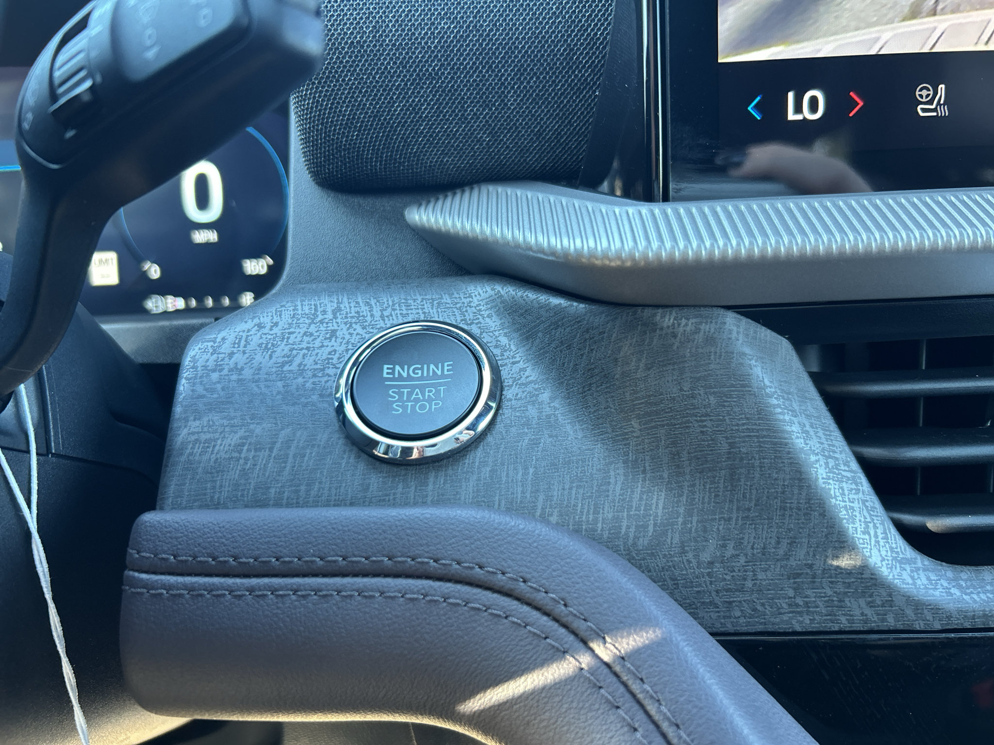 New 2027 Ford Explorer Platinum RWD image 29