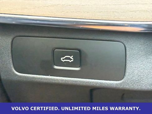 Certified 2025 Volvo XC90 B6 Plus AWD/4WD image 21