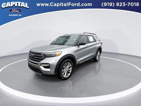 Certified 2023 Ford Explorer XLT w/ Equipment Group 202A image 4