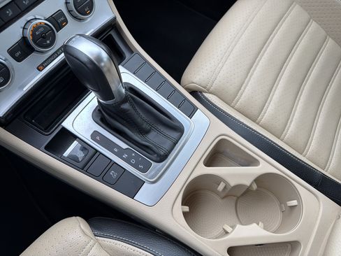 Used 2014 Volkswagen CC Sport FWD image 17