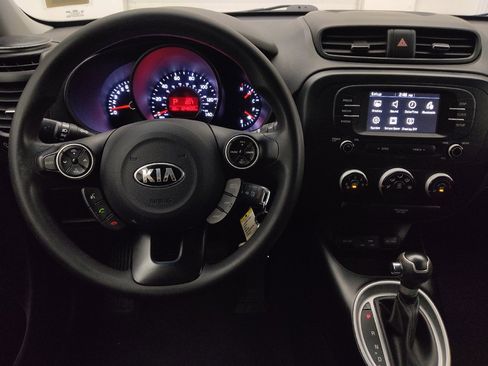 Used 2019 Kia Soul FWD image 22