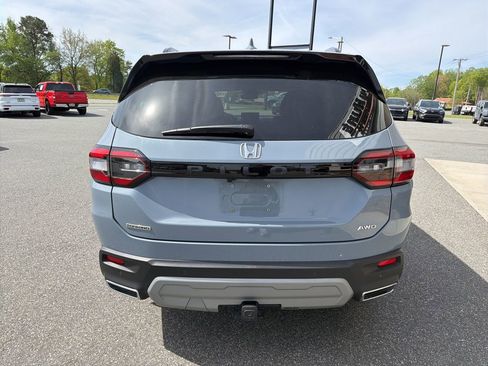 Used 2025 Honda Pilot Touring image 7