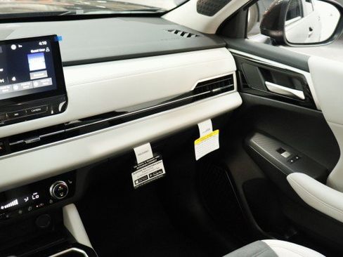 New 2026 Mitsubishi Outlander SE FWD image 21