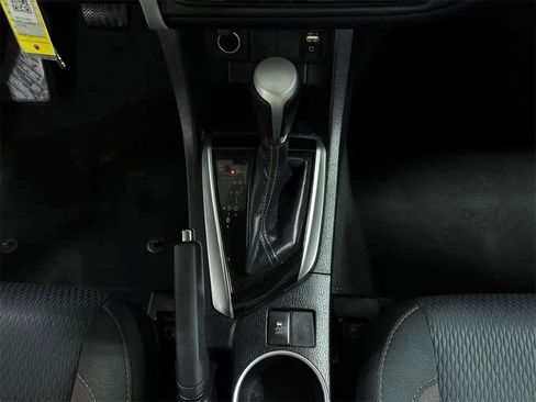 Used 2019 Toyota Corolla LE image 29