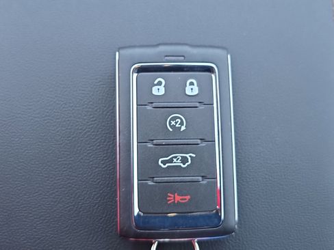 New 2026 Jeep Cherokee Overland w/ Advanced Pro Tech Group AWD/4WD image 31