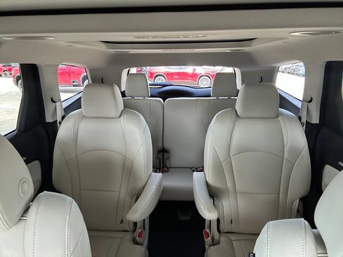 Used 2024 Buick Enclave Essence w/ Experience Buick Package FWD image 25