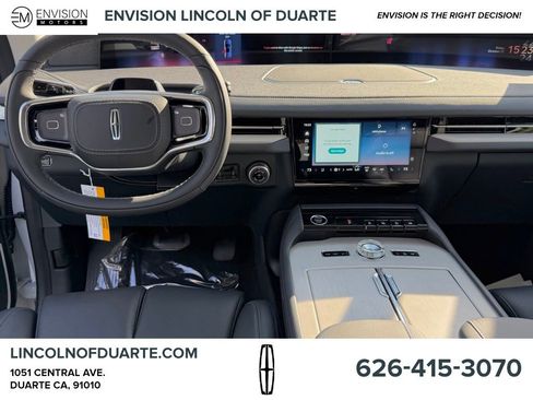 New 2025 Lincoln Navigator L Reserve image 24