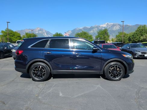 Used 2020 Kia Sorento AWD V6 image 2