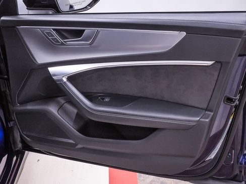 Used 2020 Audi S6 Prestige w/ Prestige Package image 34