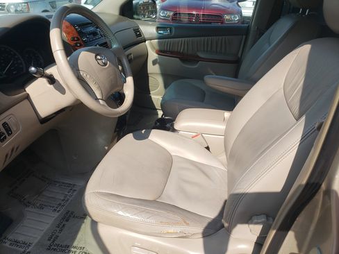 Used 2004 Toyota Sienna XLE AWD/4WD image 14