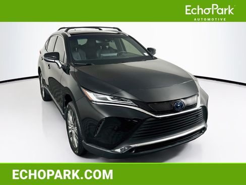 Used 2022 Toyota Venza XLE AWD/4WD image 1