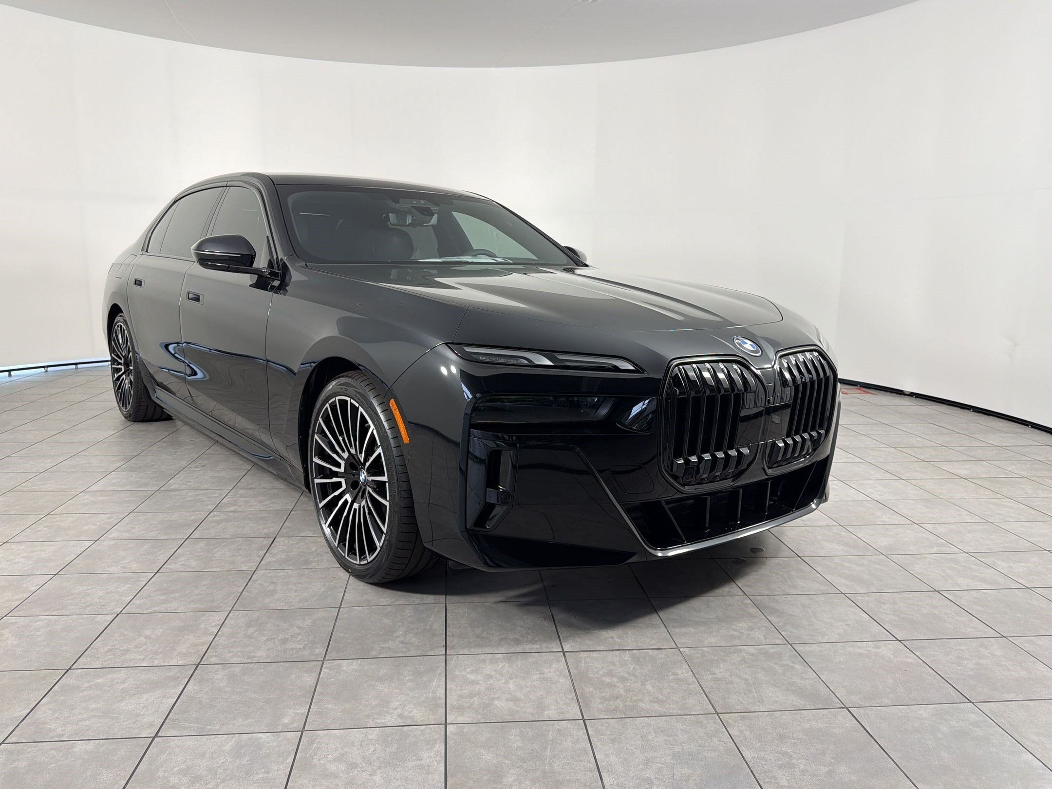 Used 2026 BMW i7 xDrive60 AWD/4WD image 6