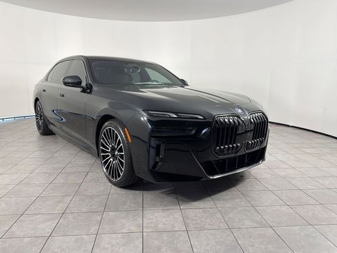 Used 2026 BMW i7 xDrive60 AWD/4WD image 6