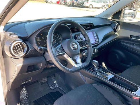 Used 2024 Nissan Kicks SV image 14