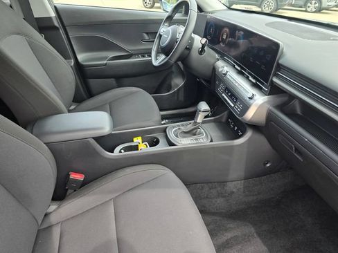 Used 2025 Hyundai Kona SEL AWD/4WD image 17