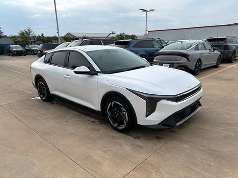 Used 2025 Kia K4 EX FWD image 4