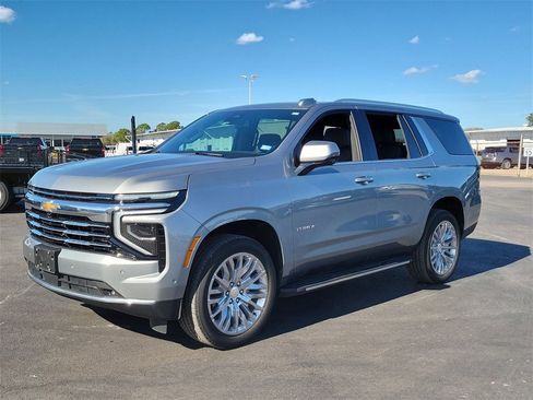 Used 2025 Chevrolet Tahoe LT w/ Comfort Package image 2