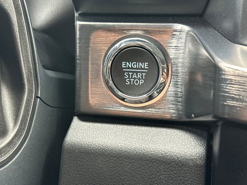 New 2025 Ford F250 Lariat w/ Black Appearance Package image 21