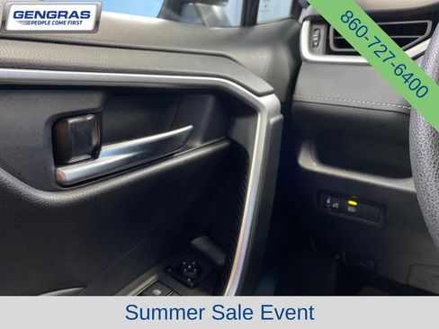 Used 2025 Toyota RAV4 XLE AWD/4WD image 23