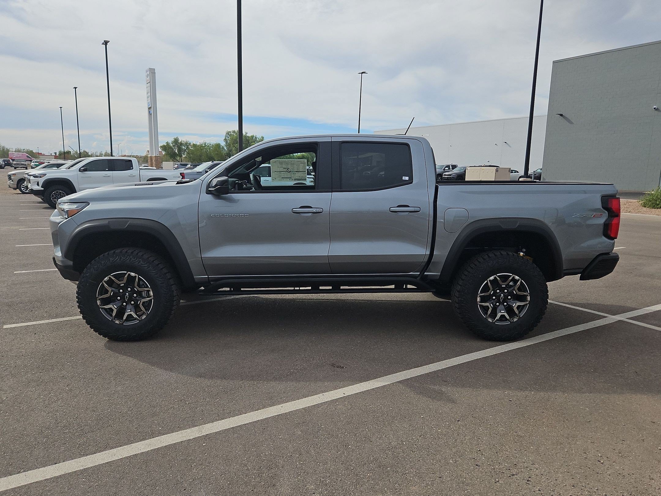 New 2026 Chevrolet Colorado ZR2 w/ Technology Package AWD/4WD image 12