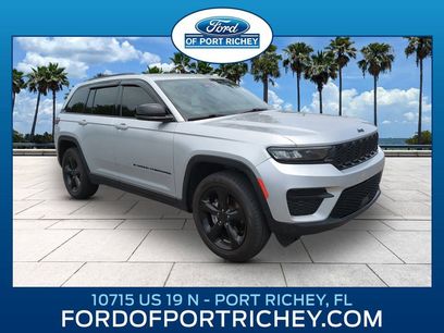 Used 2023 Jeep Grand Cherokee Altitude