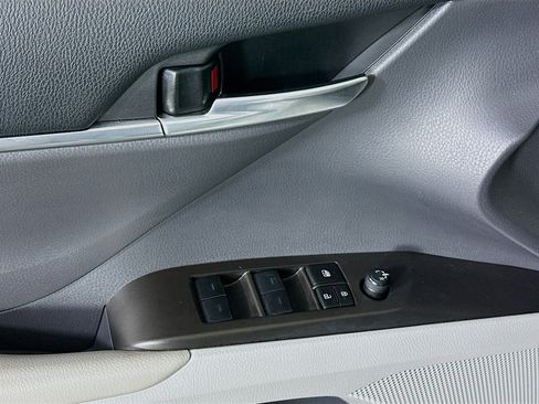 Used 2024 Toyota Camry SE w/ Cold Weather Package FWD image 14