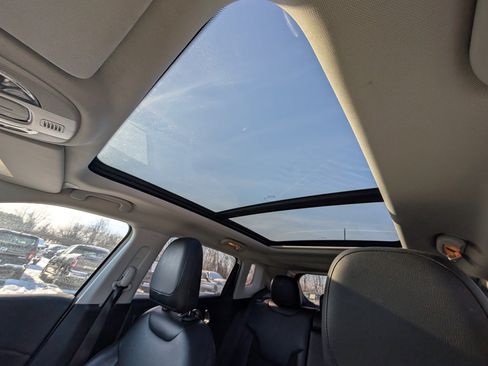 Used 2021 Jeep Compass Latitude w/ Sun and Sound Group image 30