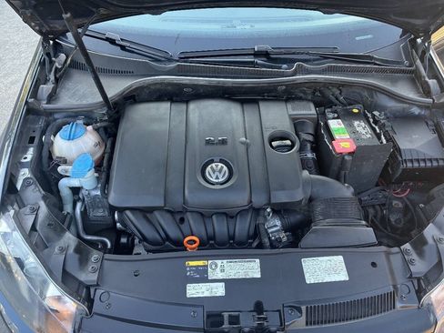 Used 2013 Volkswagen Golf 4-Door FWD image 13