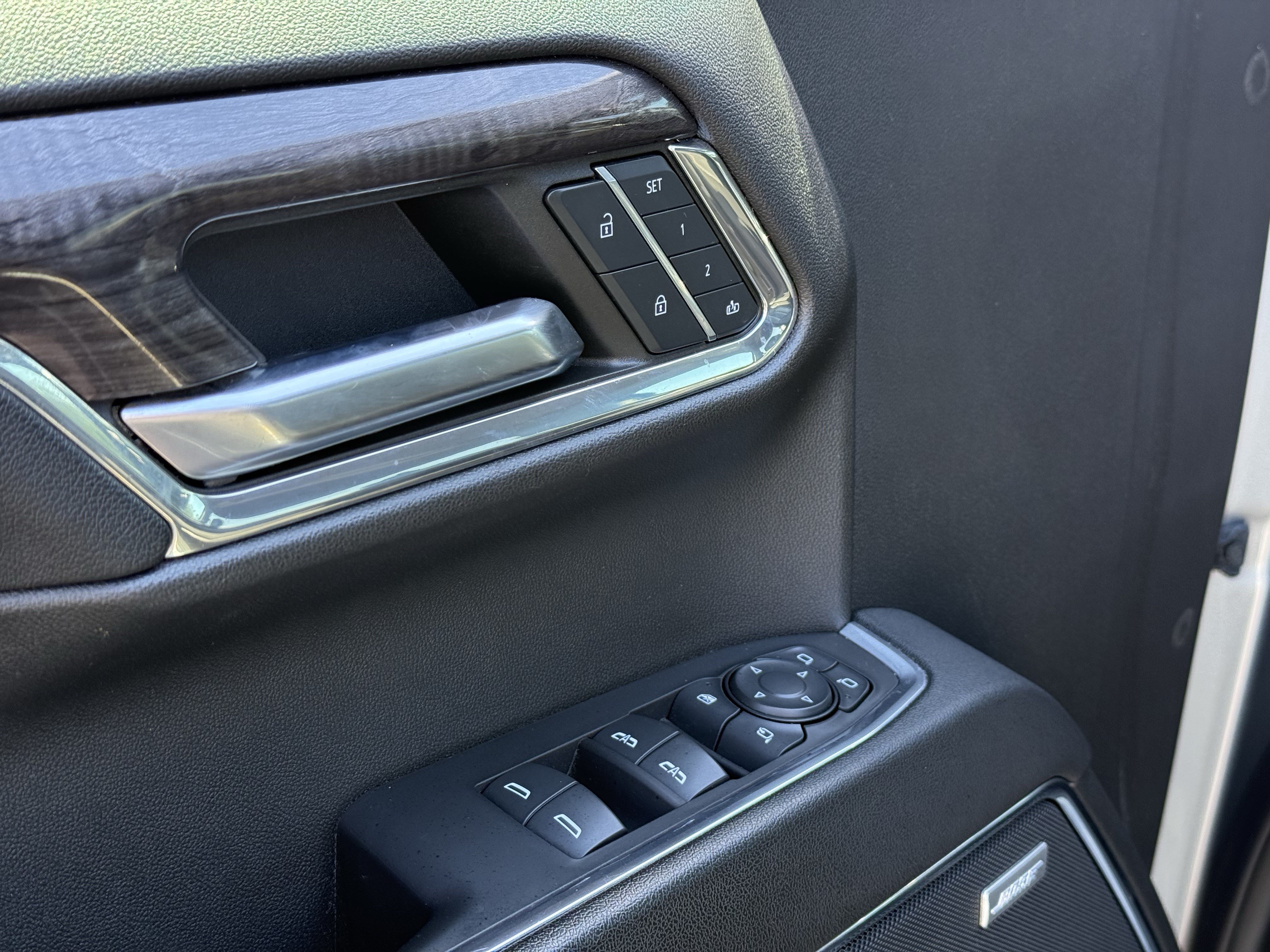 Used 2023 Chevrolet Silverado 1500 LTZ w/ Technology Package AWD/4WD image 15