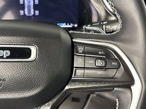 Certified 2023 Jeep Grand Cherokee Altitude AWD/4WD image 22