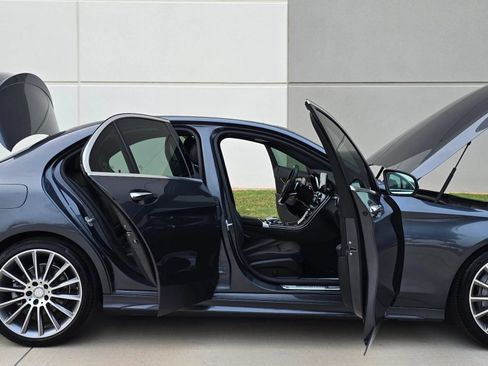 Used 2015 Mercedes-Benz C 300 Sedan image 16