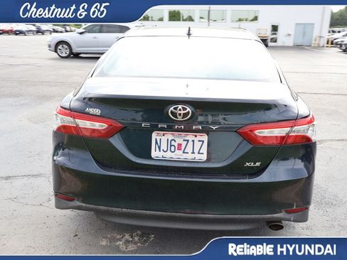 Used 2019 Toyota Camry XLE FWD image 18
