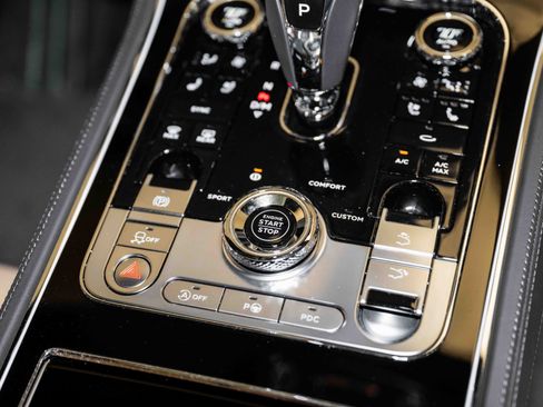 Used 2024 Bentley Continental GT V8 image 38