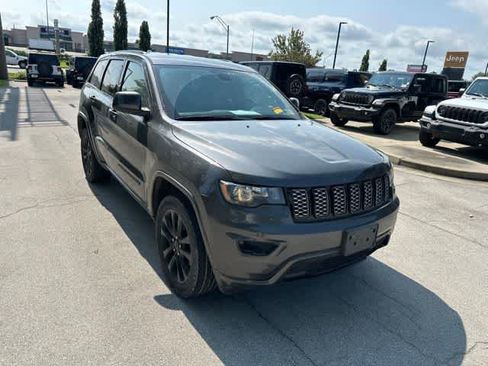 Used 2020 Jeep Grand Cherokee Altitude AWD/4WD image 22