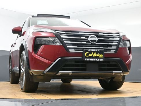 Used 2025 Nissan Rogue Platinum image 54