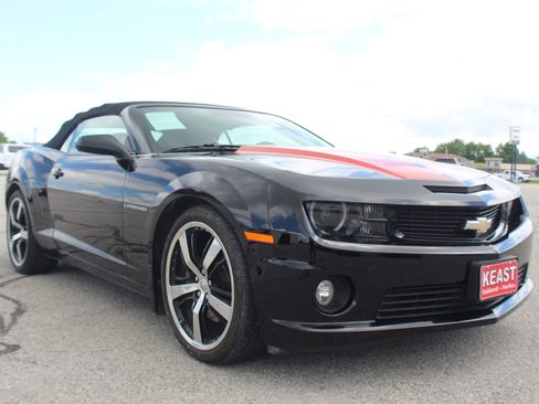 Used 2011 Chevrolet Camaro SS RWD image 5