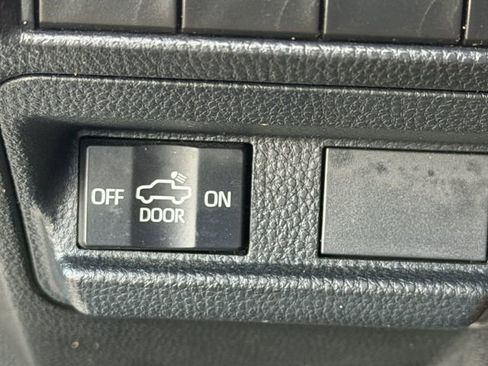 Certified 2024 Toyota Tacoma TRD Off-Road AWD/4WD image 19
